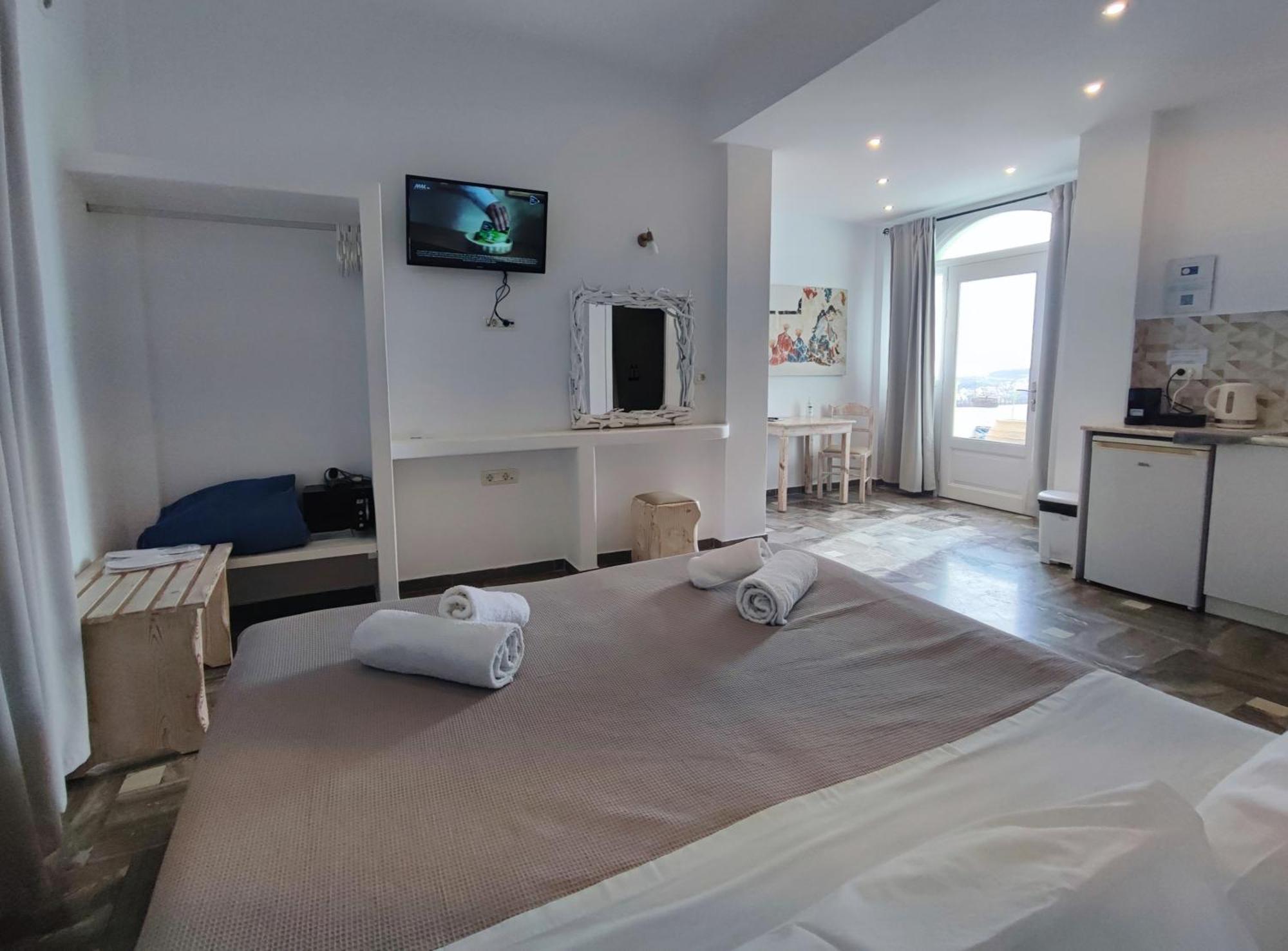 The Cliff Reflections - Adults Only Apartment Megalochori  Phòng bức ảnh
