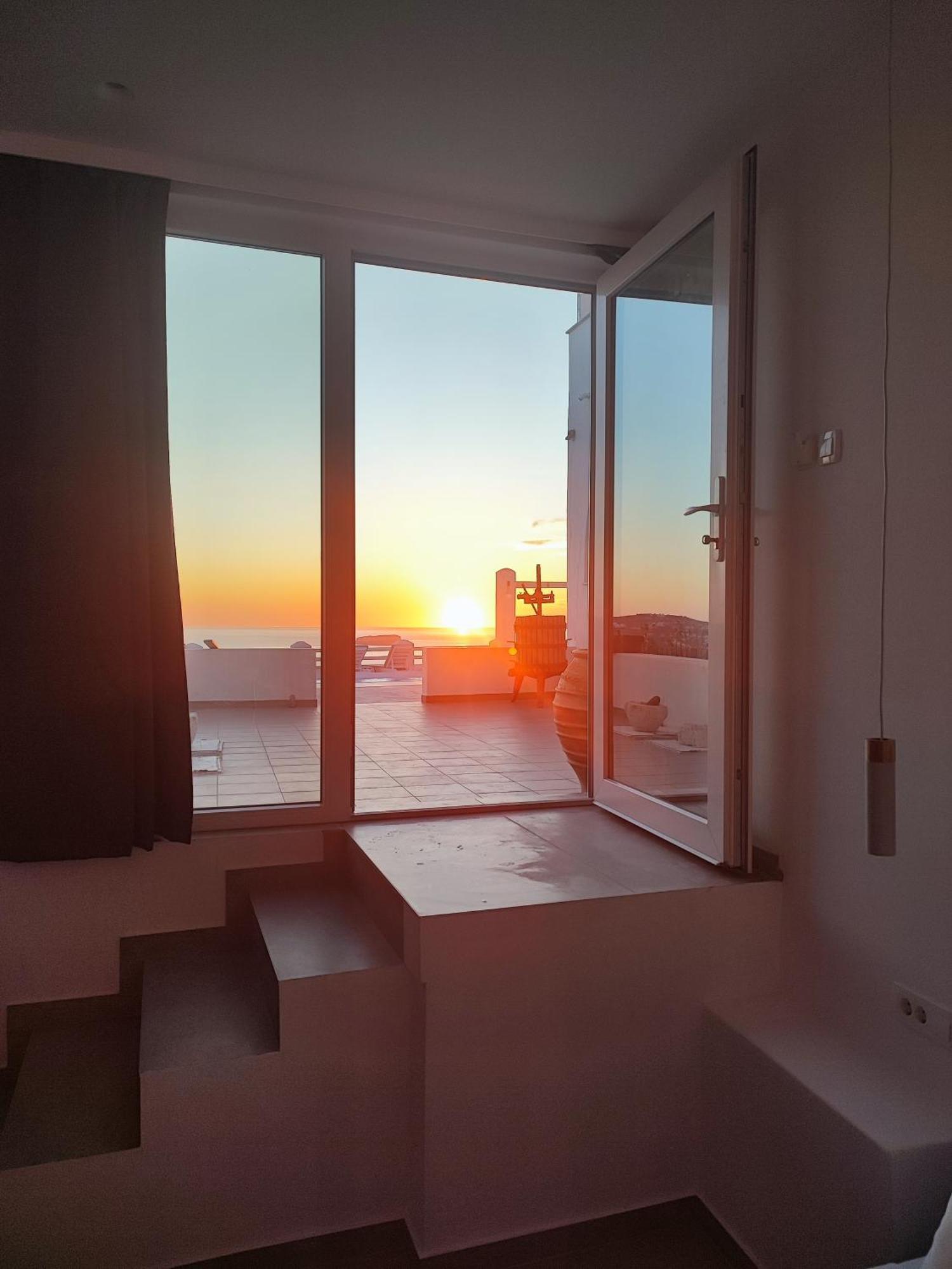 The Cliff Reflections - Adults Only Apartment Megalochori  Phòng bức ảnh